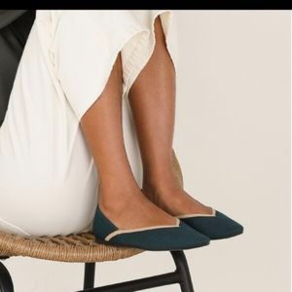 Vivaia Pointed-Toe V-Cut Flats in Deep Peacock - Euro Size 41 - Picture 3 of 11